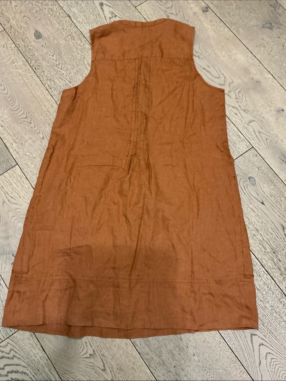 Quince copper linen sleeveless dress. Medium. Pin tucking on front + back. Cute! - Picture 5 of 6